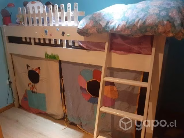 Cama alta en madera