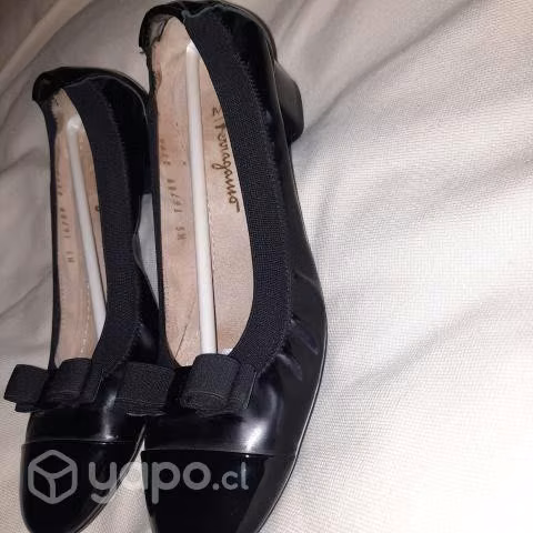 Zapatos ferragamo talla 35