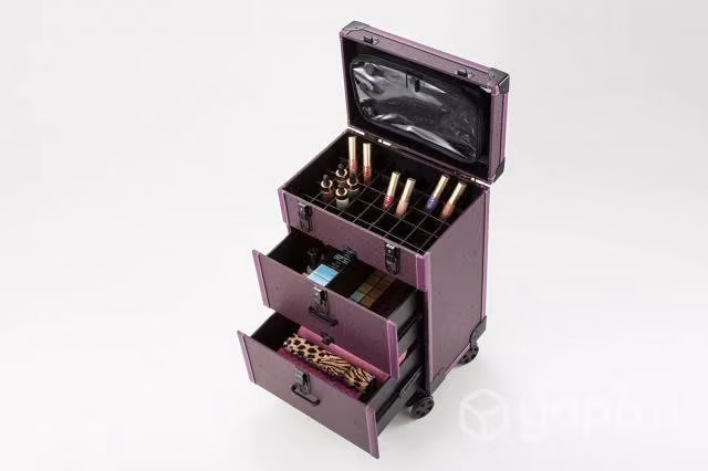 Maleta de manicure y maquillaje