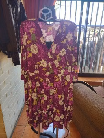 Vestidos y poleras extralinda