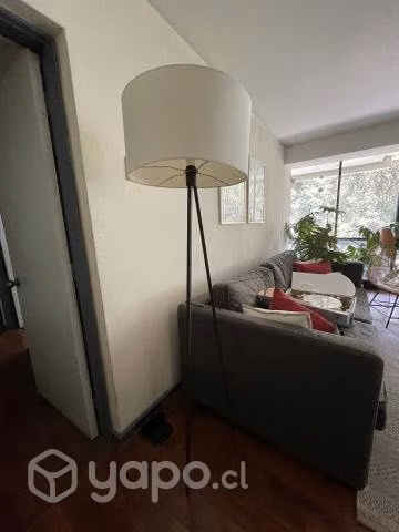 Lampara pie tripode