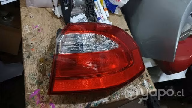 Foco derecho kia rio  original
