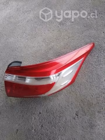 Foco trasero Toyota Yaris 2013 adelante