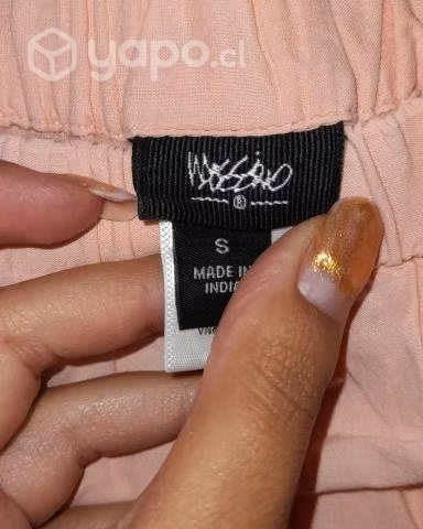 Falda Damasco 2 tonos Talla S Mossimo Usada