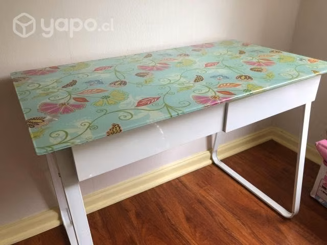 Escritorio con diseño