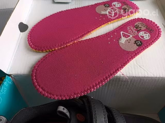 Zapatos nuevos talla 32 - Imagen 4