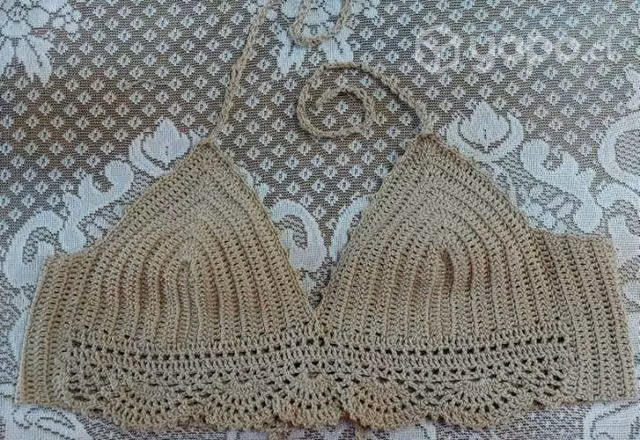 Crop top a crochet