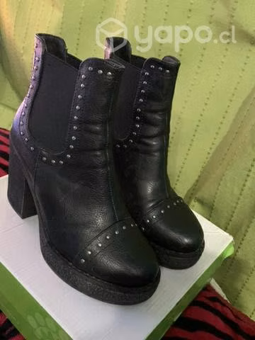 Botas chalada nueva