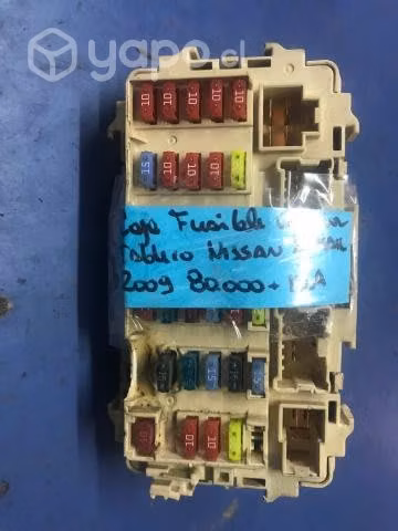 Caja fusible interior tablero Nissan Xtrail T30 20