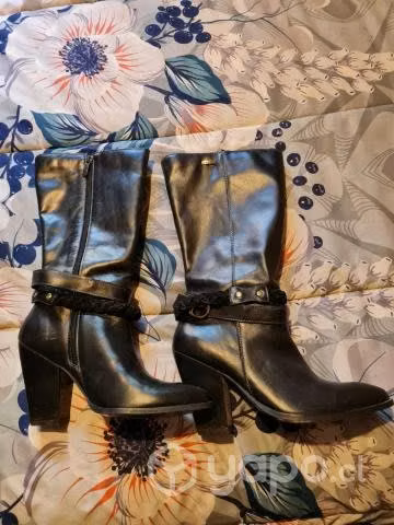 Bota de cuero casi nueva
