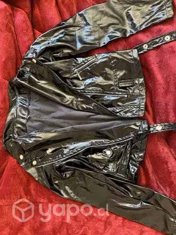 Chaqueta charol