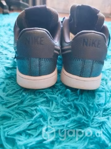 Nike court visión moradas 36.5
