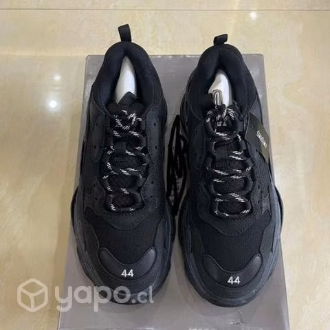 Balenciaga triple s