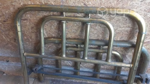 Catre de bronce