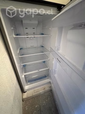 Refrigerador hisense 330LT - Imagen 3