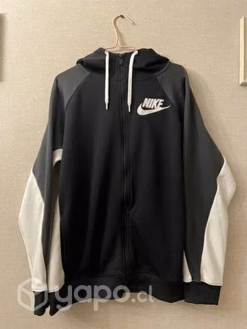 Poleron nike