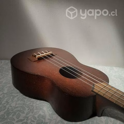 Ukelele Makala y estuche