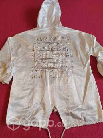 Chaqueta blanca con brillos. - Imagen 2