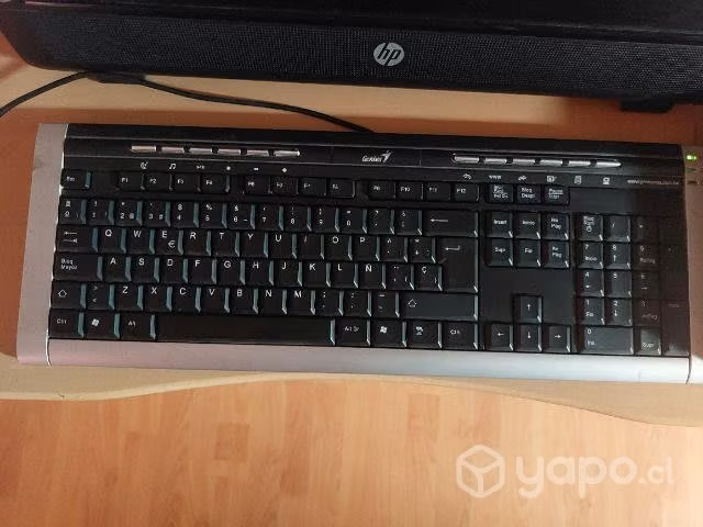 Escritorio con pc incluido
