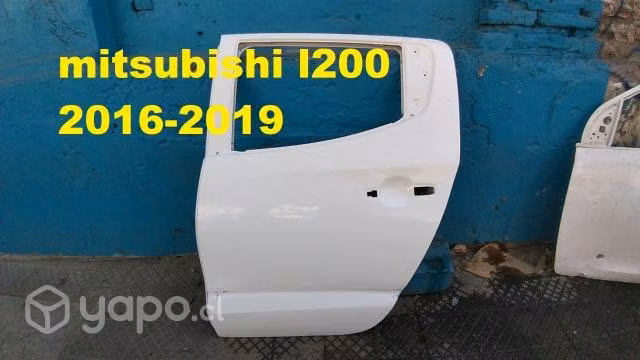 Puerta trasera izq mitsubishi l