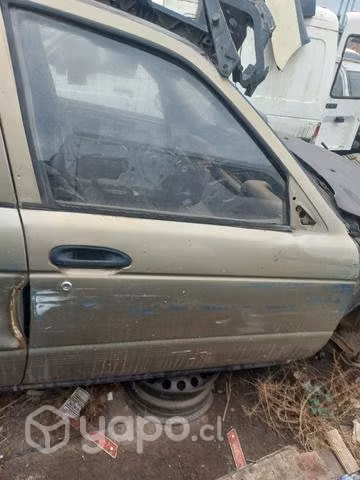 Puerta nissan v16