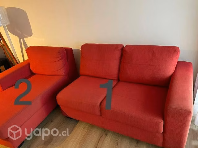 Sofá + alfombra + cortinas + soporte