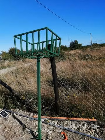 Canasto metálico para basura