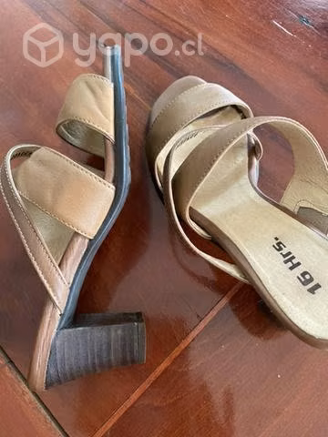 Chalas beige, marca 16 horas, talla 37
