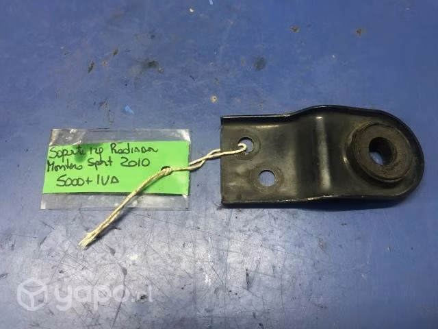 Soporte izquierdo radiador Mitsubishi Montero Spor