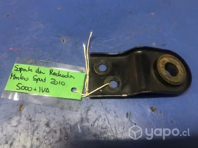 Soporte derecho radiador Mitsubishi Montero Sport