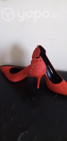 Zapatos tacones rojos