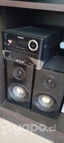 Radio y sus parlantes impecable