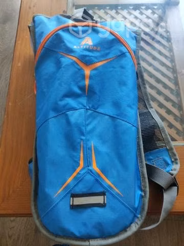 Mochila con bolsa de agua camel back. Nueva