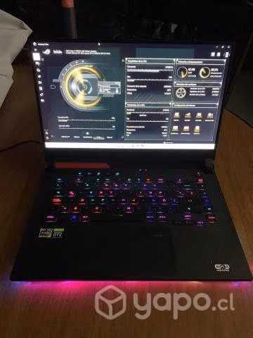 Notebook Gamer Asus ROG Strix G15 con monitor