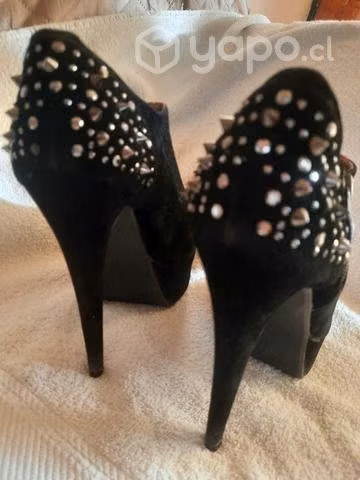 Zapato de tacón negro talla 38