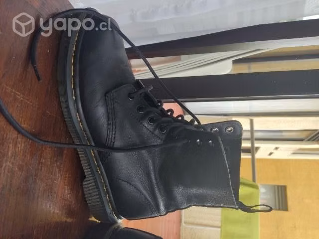 Dr Martens negras usadas