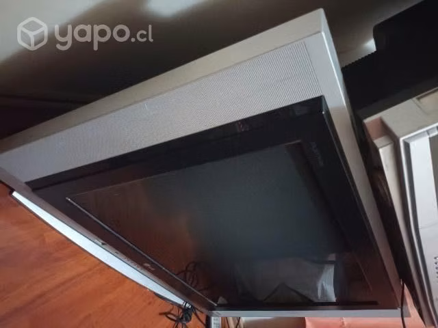 2 televisores y radio