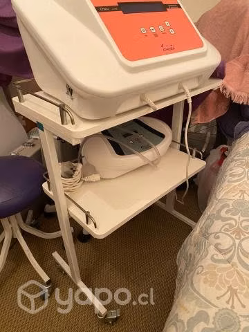 Mesa auxiliar de 2 repisas marca Maravill