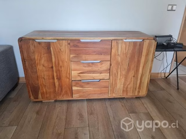 Hermoso Buffet de madera de la Tienda Wolf Nordico