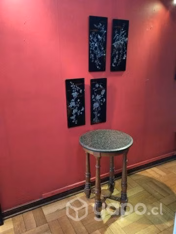 Mesa redonda de marmol y madera. Imperdible.