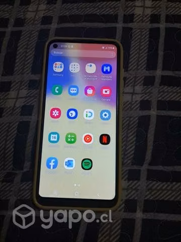 Celular Galaxi A 11 en buen estado con cargador