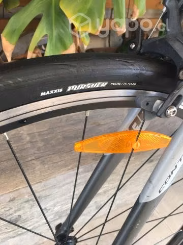 Bicicleta Giant Contend 1 + accesorios