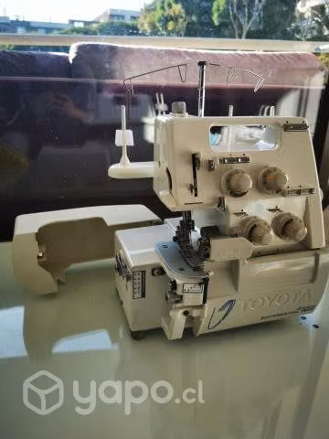 Maquina de coser Overlock Toyota