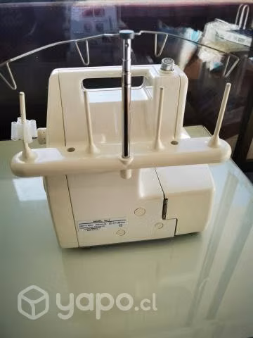Maquina de coser Overlock Toyota