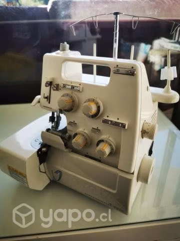 Maquina de coser Overlock Toyota