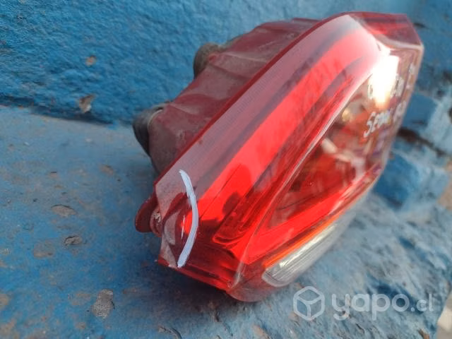 Foco de maleta izq hyundai grand i