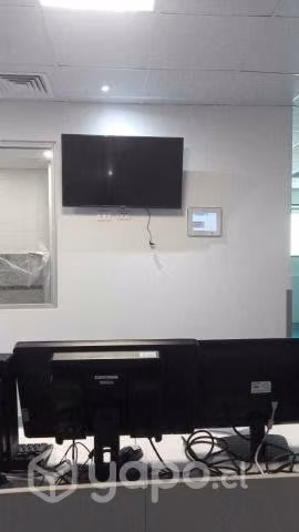 Soporte de TV robusto e instalado