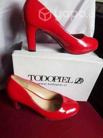 Zapato con plataforma color rojo - Imagen 2