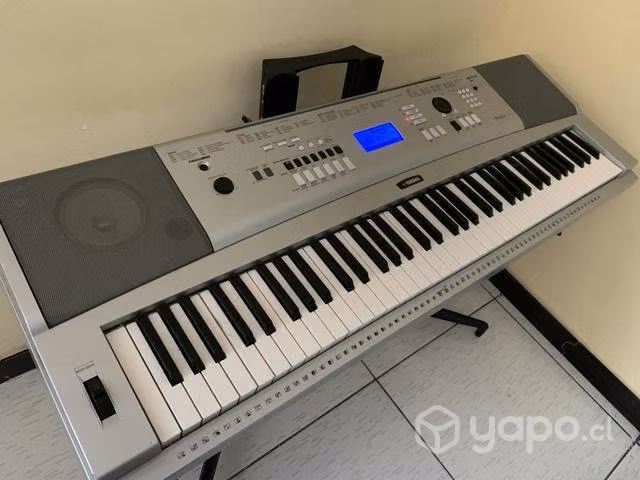 Yamaha dgx 230 con pedal permuto