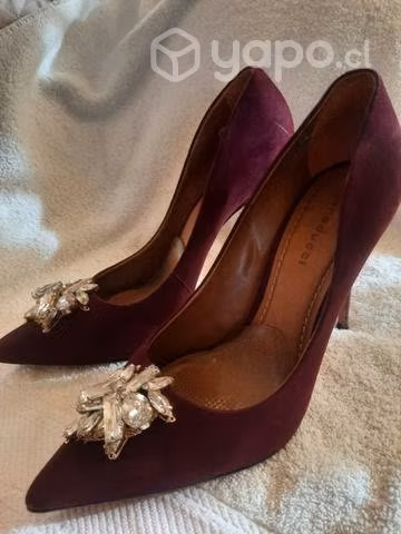 Hermoso zapato de taco